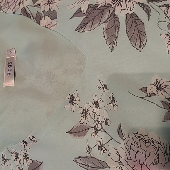 Rickis top - Picture 2 of 6